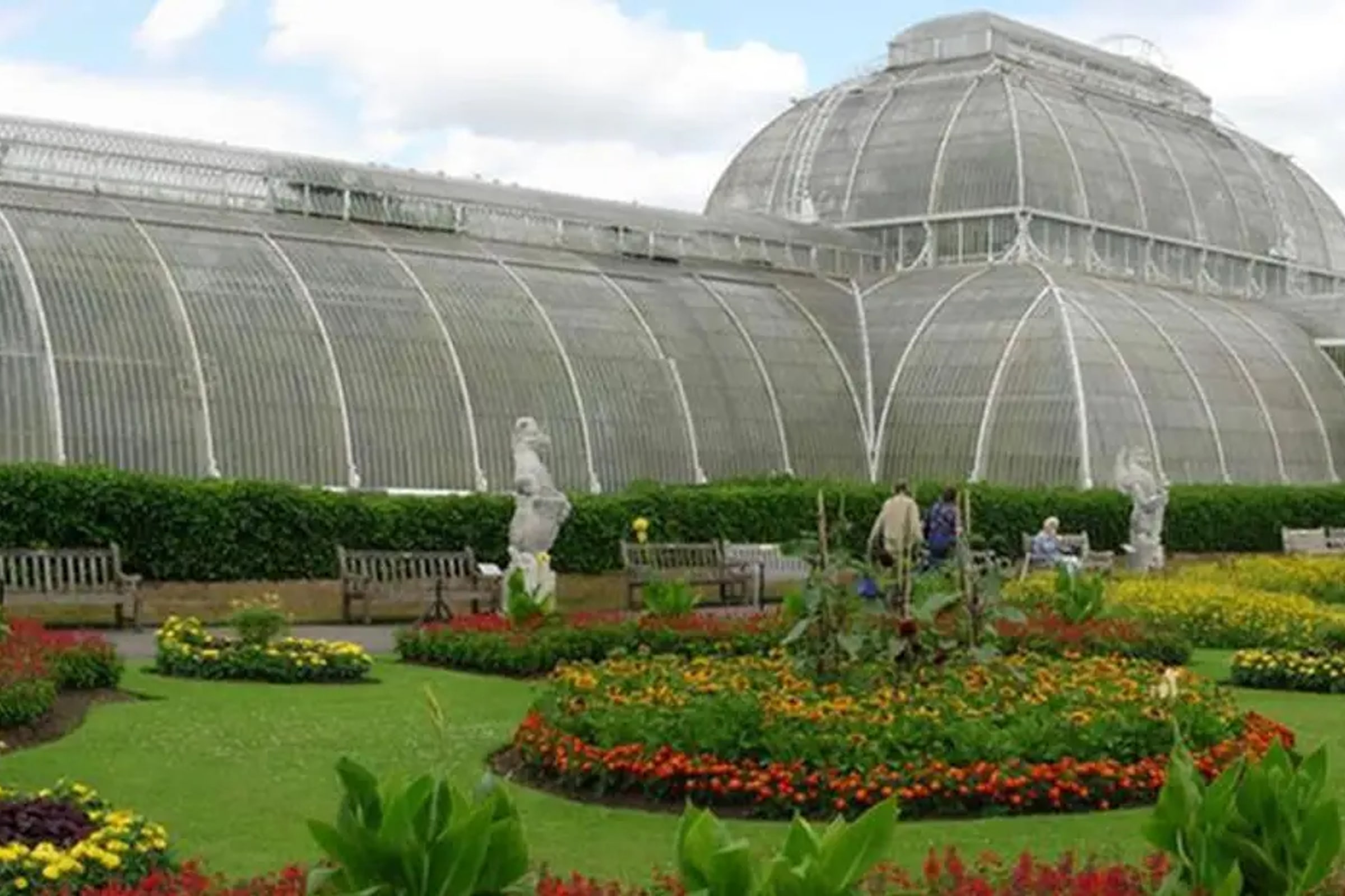 Full Day Bogor Botanical Garden And Puncak Highland Tour